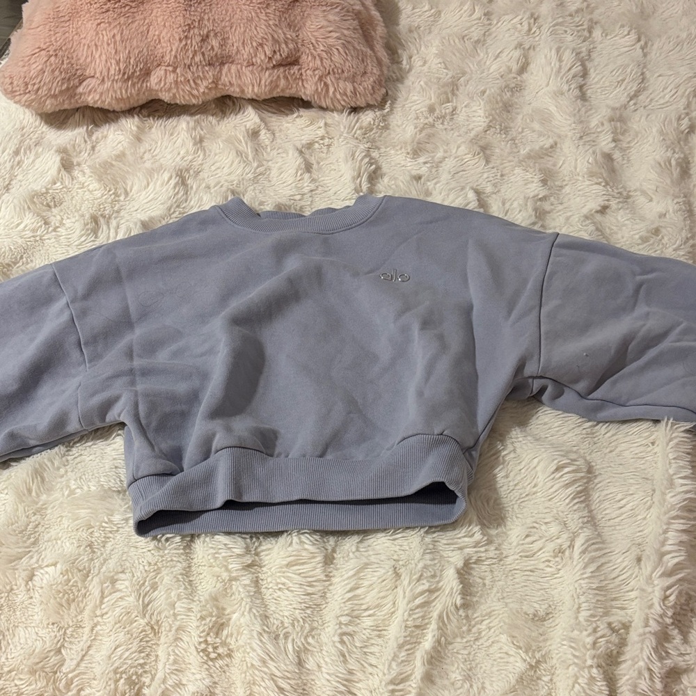 Alo Yoga Women's light blue Cropped Sweatshirt LIMITED EDITION COLOR